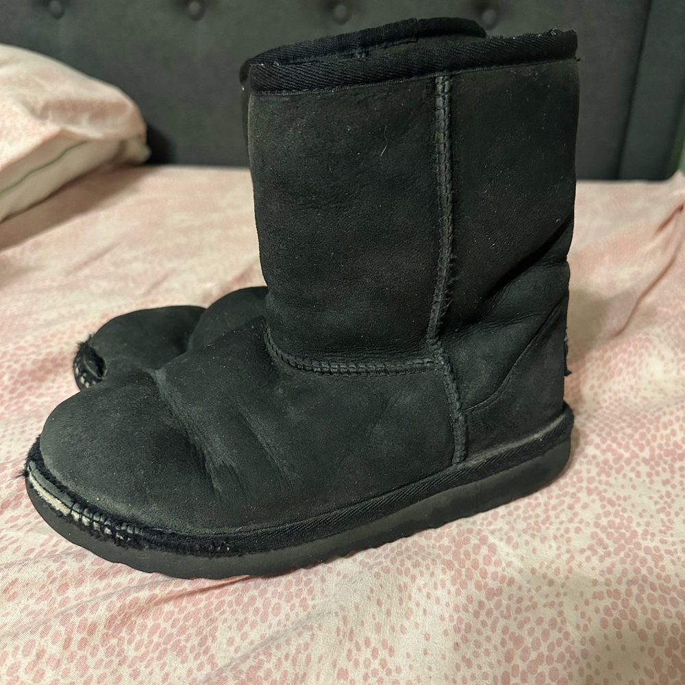 Ugg boots big kids size 3